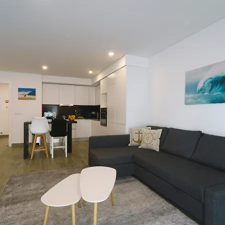 104 - Supertubos Apartment *