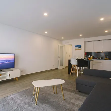 104 - Supertubos Apartment