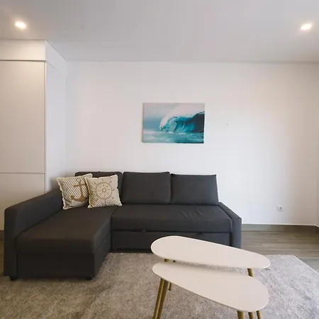Apartment 104 - Supertubos *