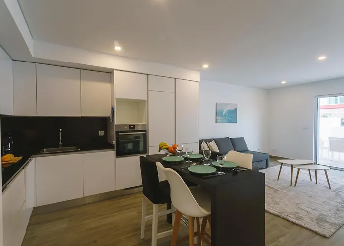 Apartment 104 - Supertubos *